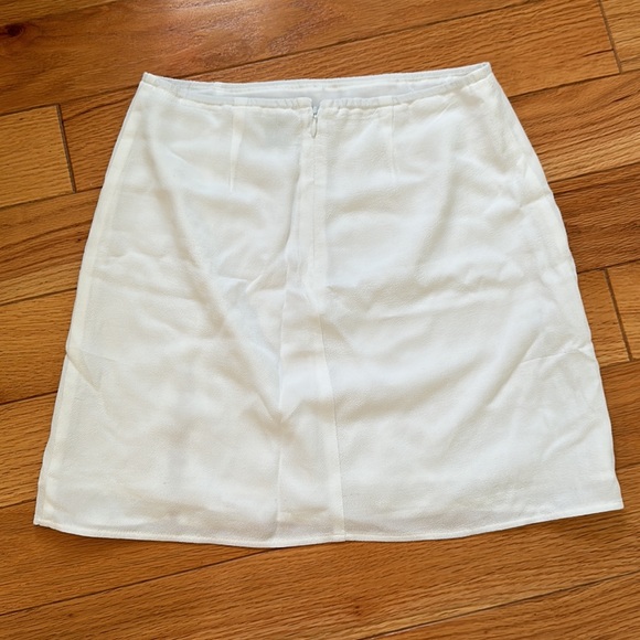 Aritzia Sunday Best Crepe White Mini Skirt - Picture 3 of 4